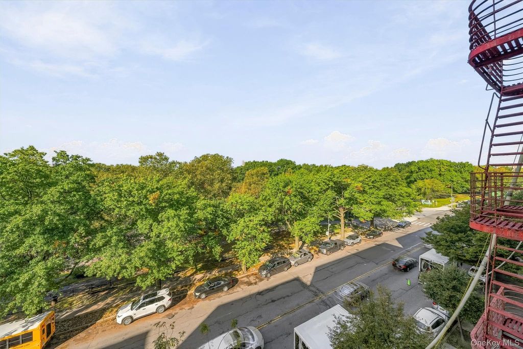 2160 Bronx Park E 5D, Bronx, NY 10462 — exterior