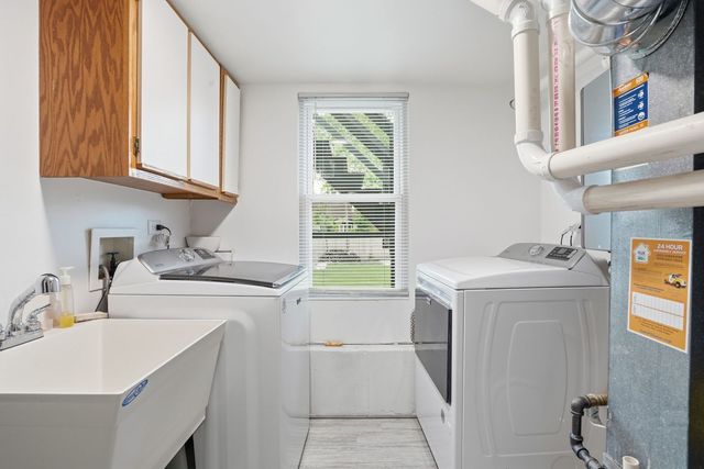 6212 Leonard Avenue, Downers Grove, IL 60516