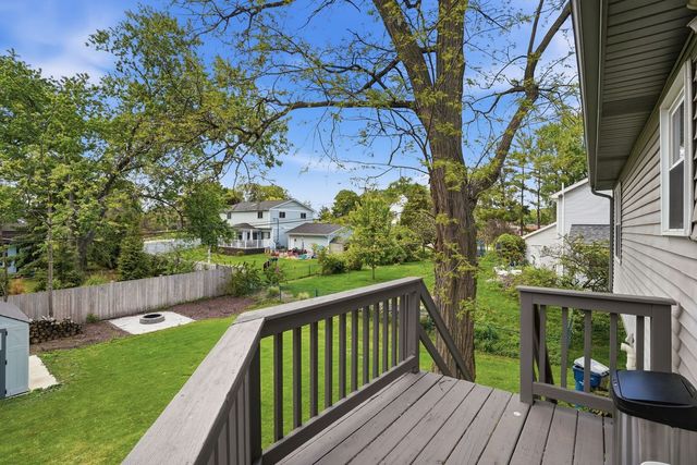 6212 Leonard Avenue, Downers Grove, IL 60516