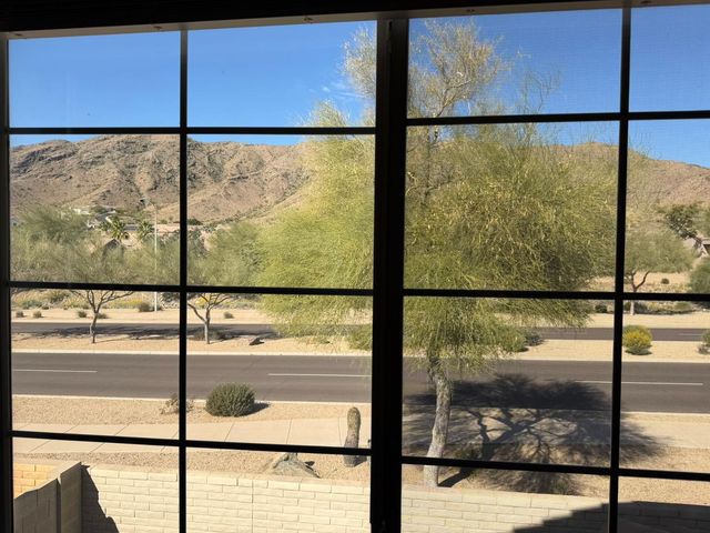 226 W Mountain Sage Drive, Phoenix, AZ 85045