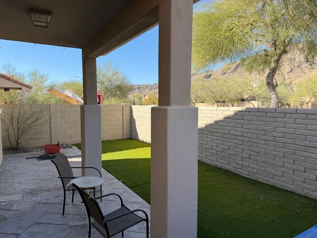 226 W Mountain Sage Drive, Phoenix, AZ 85045