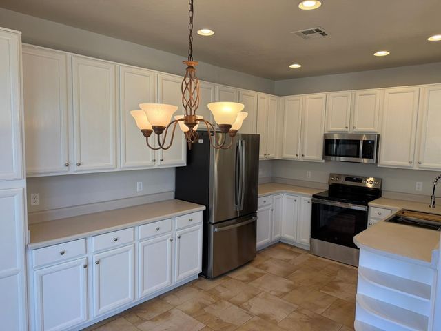 226 W Mountain Sage Drive, Phoenix, AZ 85045