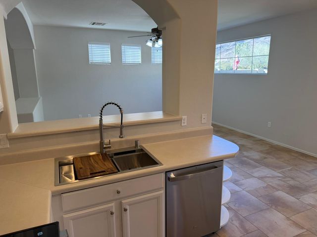 226 W Mountain Sage Drive, Phoenix, AZ 85045