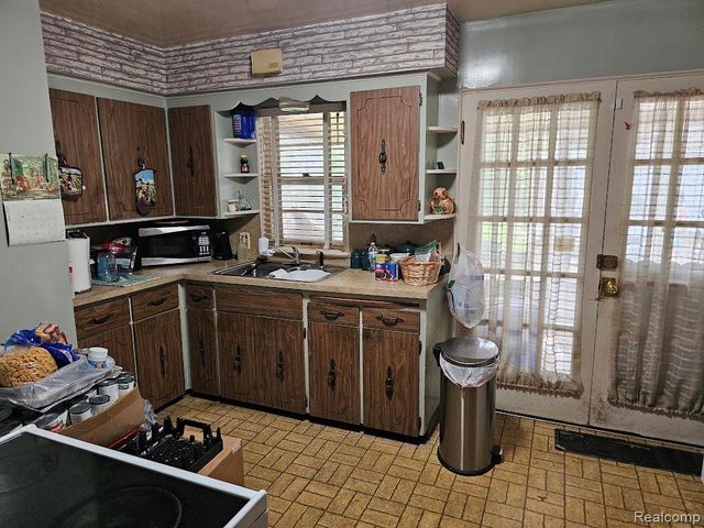 618 S Meade Street, Flint, MI 48503