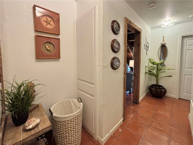 941 Susan Dr, Corpus Christi, TX 78412