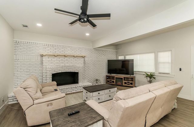 5221 S Reed Avenue, Reedley, CA 93654