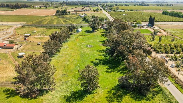 5221 S Reed Avenue, Reedley, CA 93654