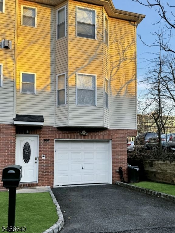 98 Hillyer St F, City Of Orange Twp., NJ 07050 — exterior