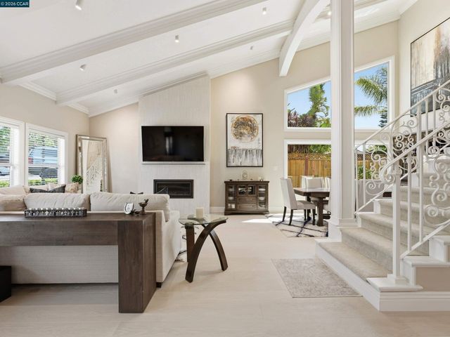 385 Paraiso Drive, Danville, CA 94526