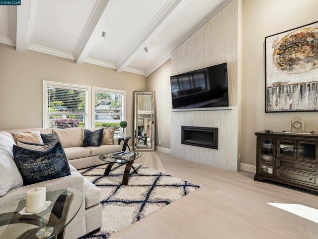 385 Paraiso Drive, Danville, CA 94526