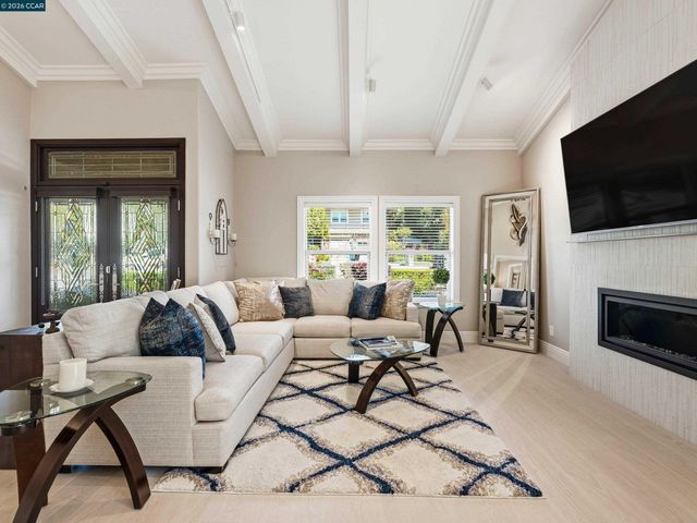 385 Paraiso Drive, Danville, CA 94526