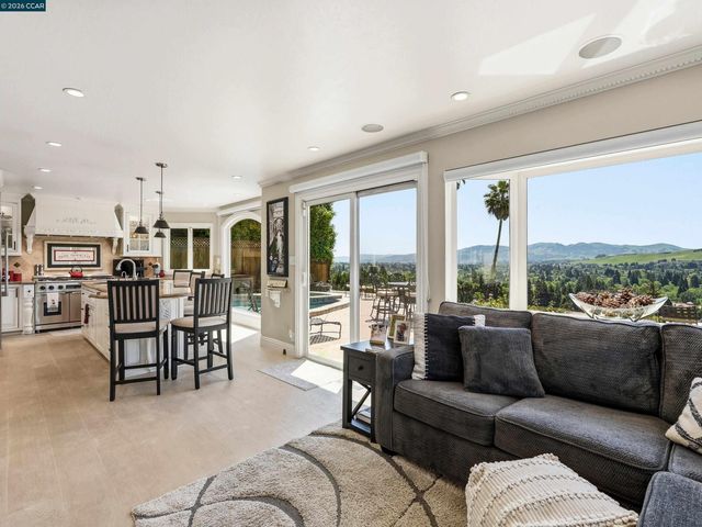 385 Paraiso Drive, Danville, CA 94526