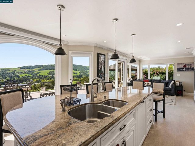 385 Paraiso Drive, Danville, CA 94526