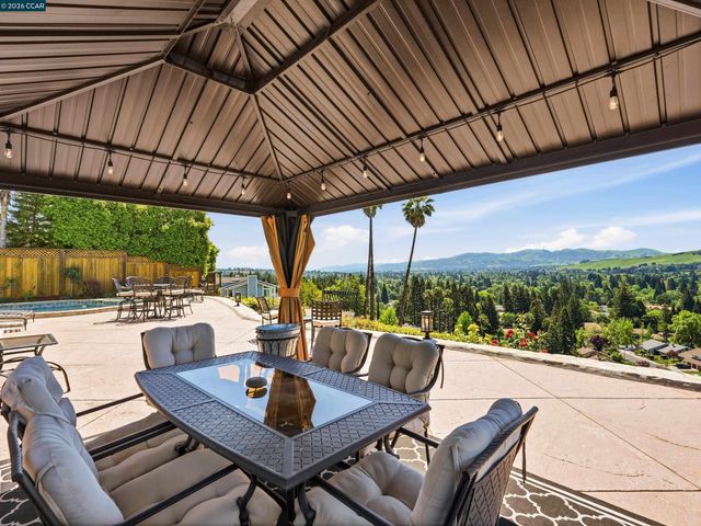 385 Paraiso Drive, Danville, CA 94526