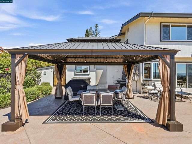 385 Paraiso Drive, Danville, CA 94526