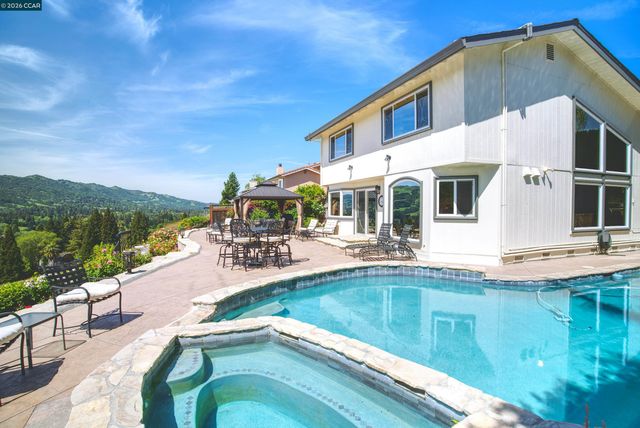 385 Paraiso Drive, Danville, CA 94526