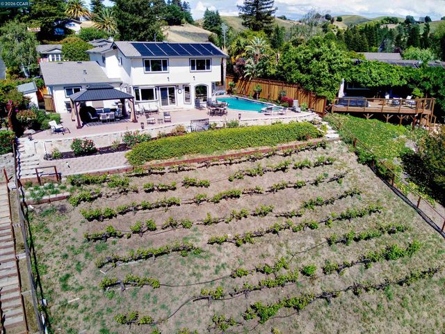 385 Paraiso Drive, Danville, CA 94526