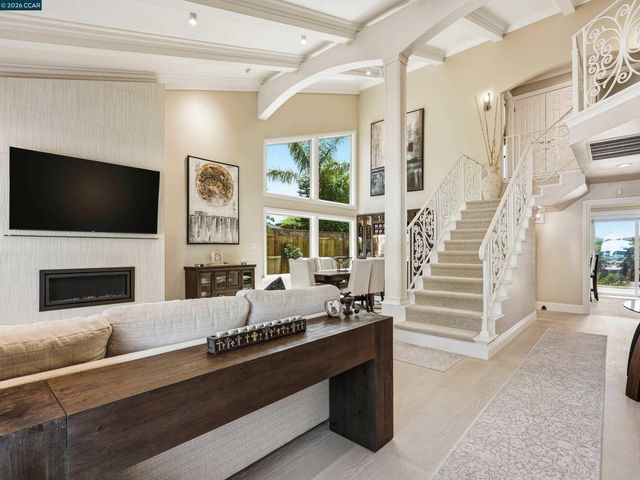 385 Paraiso Drive, Danville, CA 94526