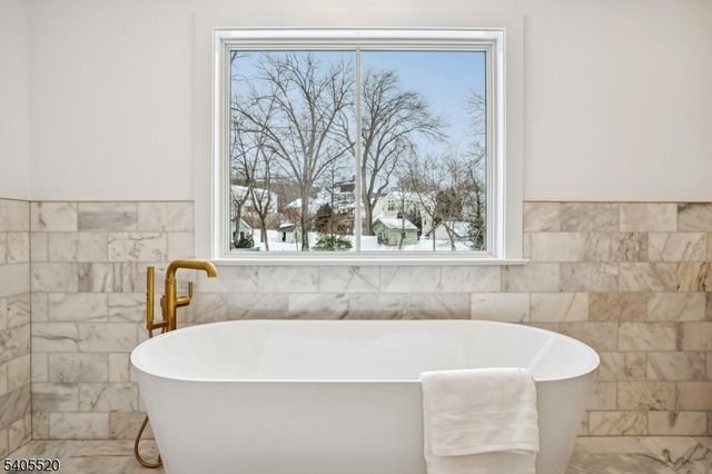 23 Reeve Circle, Millburn Twp., NJ 07041