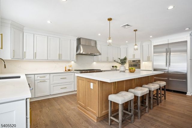 23 Reeve Circle, Millburn Twp., NJ 07041