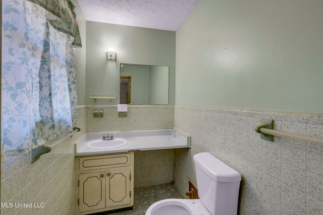 8313 Coda Road, Moss Point, MS 39562