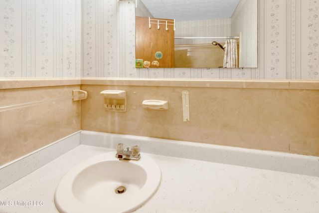 8313 Coda Road, Moss Point, MS 39562