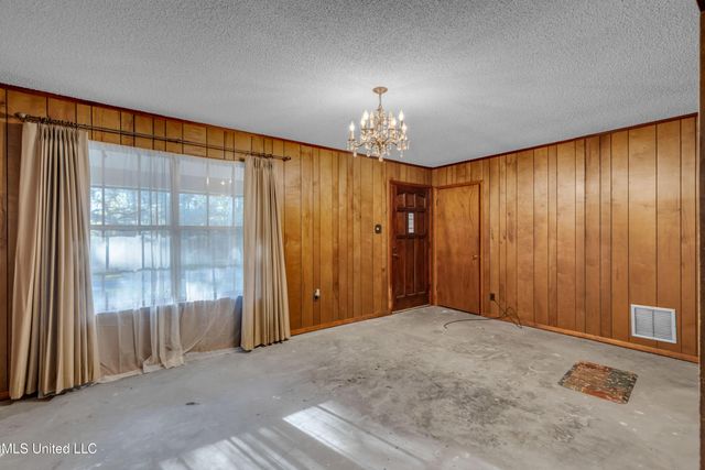 8313 Coda Road, Moss Point, MS 39562