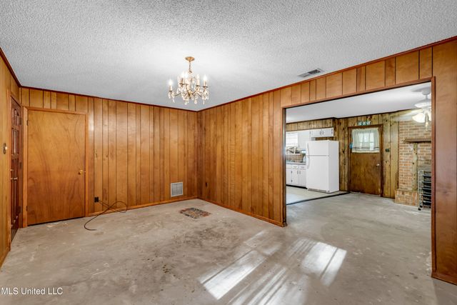 8313 Coda Road, Moss Point, MS 39562