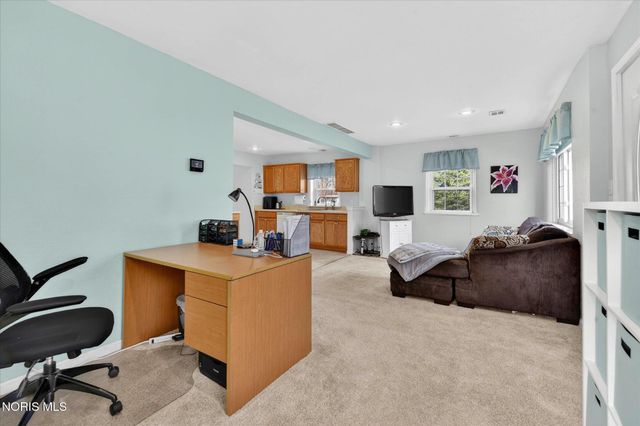 6059 Blossman Road, Toledo, OH 43617