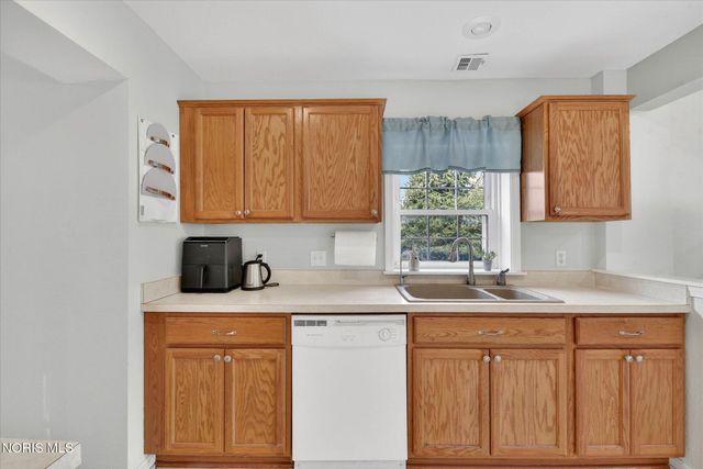 6059 Blossman Road, Toledo, OH 43617