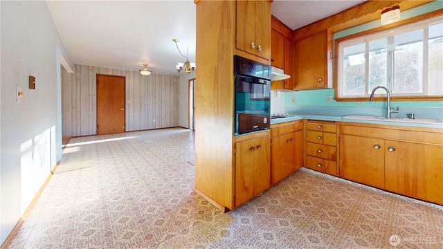 7828 Highland Drive, Everett, WA 98203