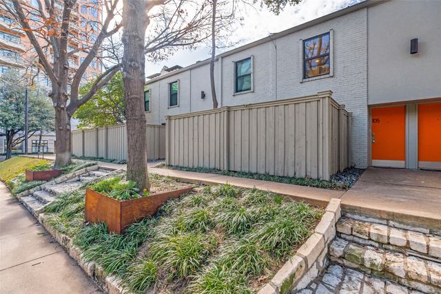 2727 Hood Street 105, Dallas, TX 75219