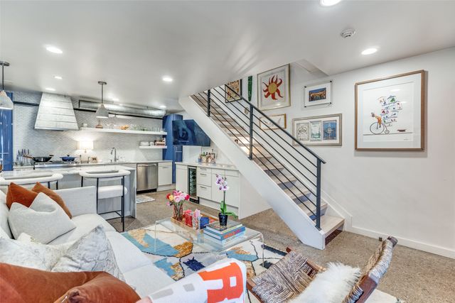 2727 Hood Street 105, Dallas, TX 75219