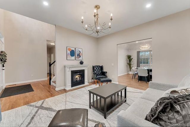 33 E Potter Lane NE, Halesite, NY 11743