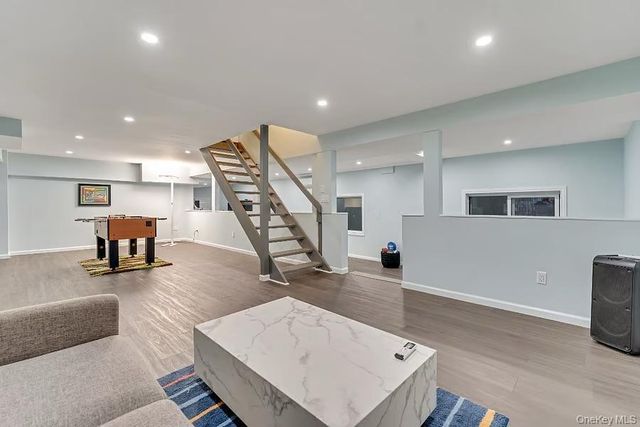 33 E Potter Lane NE, Halesite, NY 11743