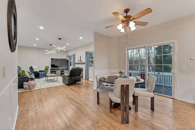 33 E Potter Lane NE, Halesite, NY 11743