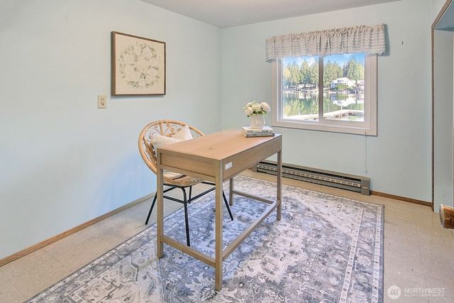 31602 W Lake Morton Drive SE, Kent, WA 98042