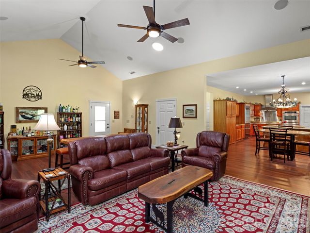 79 Ward Road, Maggie Valley, NC 28751