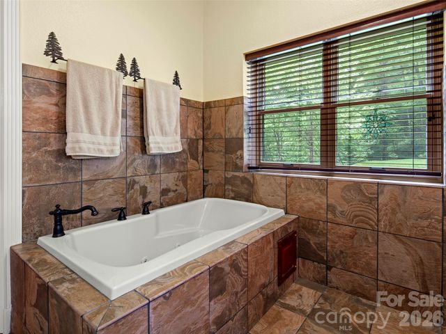79 Ward Road, Maggie Valley, NC 28751
