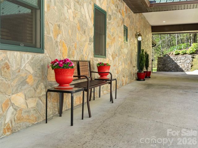 79 Ward Road, Maggie Valley, NC 28751