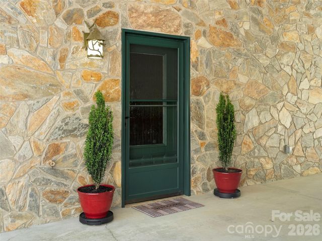 79 Ward Road, Maggie Valley, NC 28751