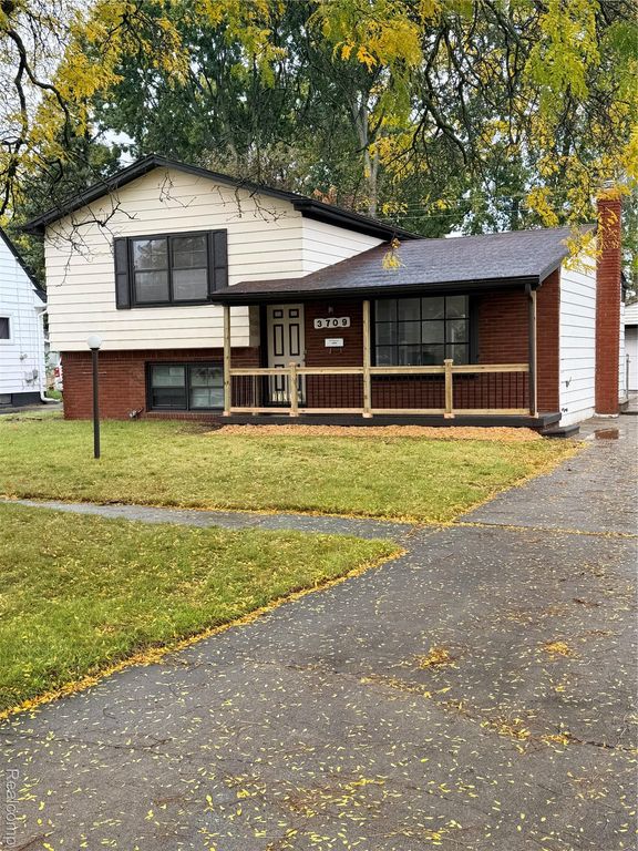 3709 Evergreen Parkway, Flint, MI 48503