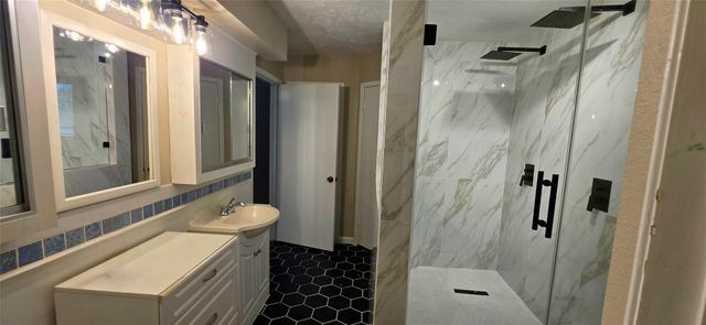 2204 Mimosa Court, League City, TX 77573