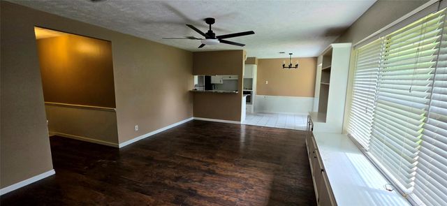 2204 Mimosa Court, League City, TX 77573
