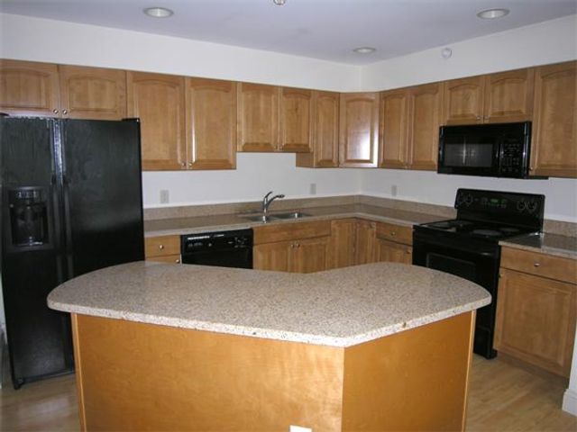 2 Abbott Lane 6, Concord, MA 01742
