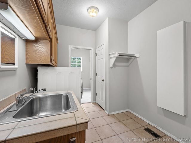 1430 S 177th East Avenue, Tulsa, OK 74108