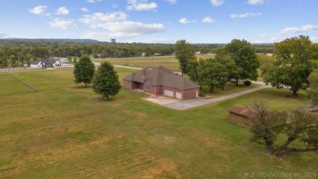 1430 S 177th East Avenue, Tulsa, OK 74108