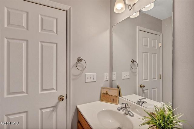 101 Cherry Blossom Court, Rotterdam, NY 12306