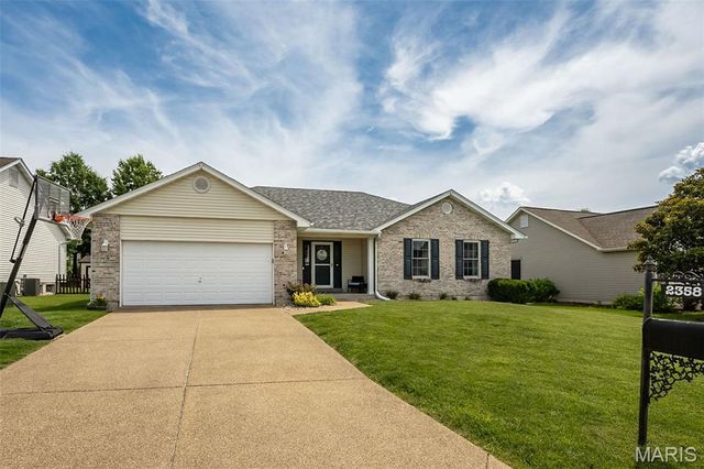 2358 Hidden Deer Drive, O'fallon, MO 63368