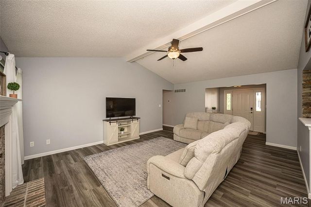 2358 Hidden Deer Drive, O'fallon, MO 63368